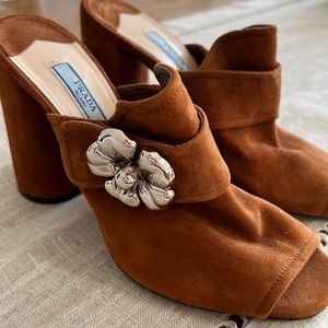 Beautiful Fall Prada Shoe- perfect for size 7/ 7.5